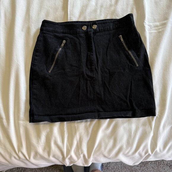 Black Mini Skirt - Picture 3 of 4